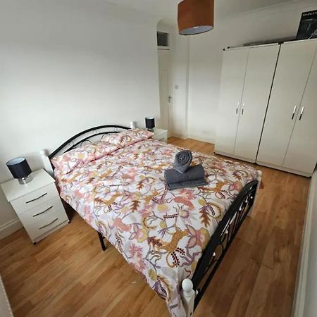 Apartament New Flat Next The Tube And Connections To The Centre Londyn Zewnętrze zdjęcie